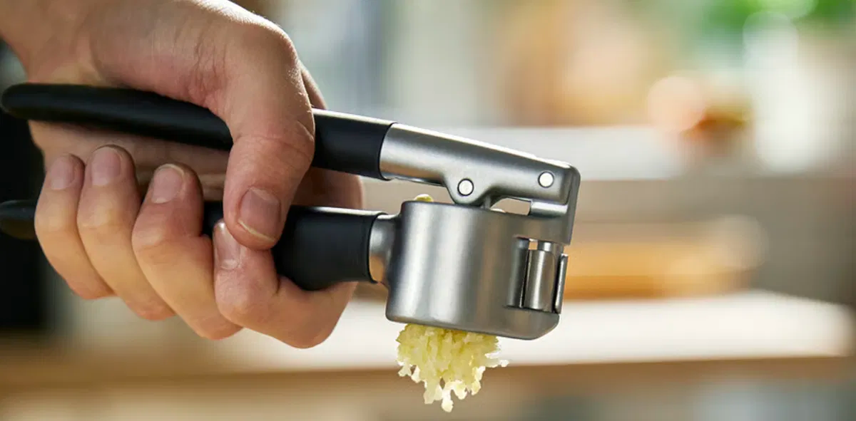 The Indispensable Steel Garlic Press: Elevating Your Culinary Journey