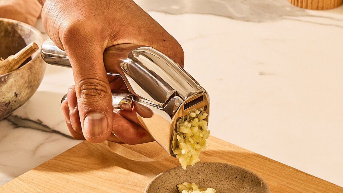 The Ultimate Guide to the Garlic Press: Elevating Your Culinary Game