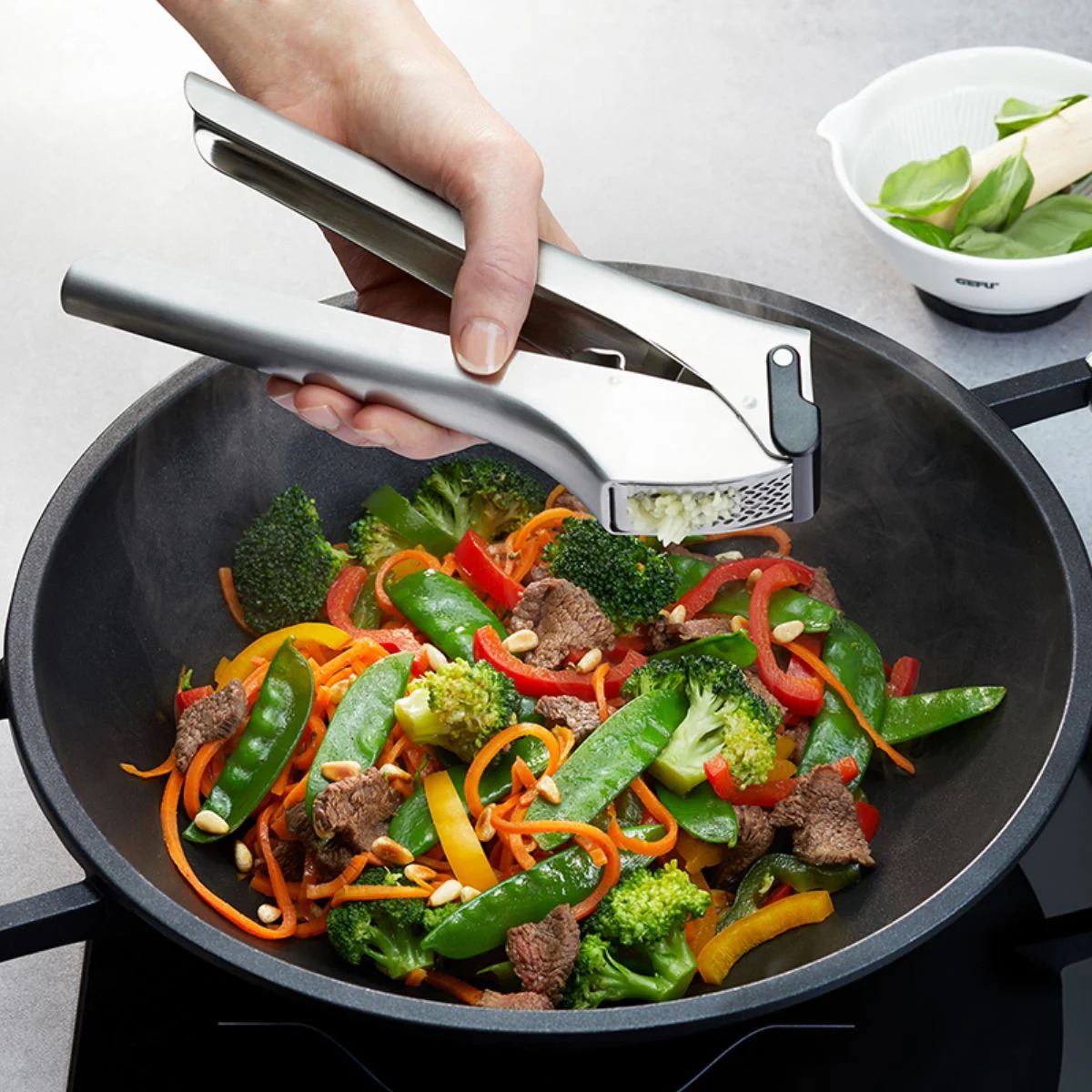 The Dreamfarm Garject Garlic Press: Your Ultimate Kitchen Ally