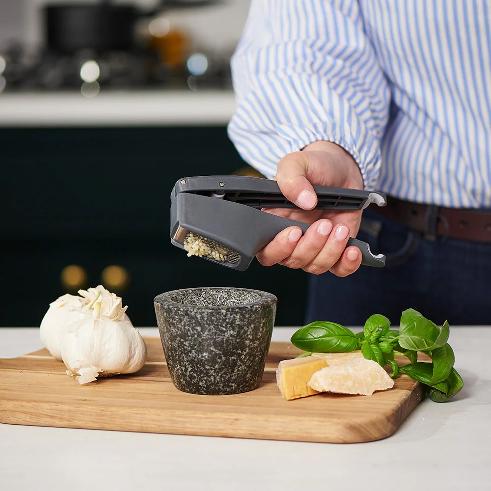 Revolutionizing Garlic Prep: Unveiling the Joseph Joseph Helix Garlic Press