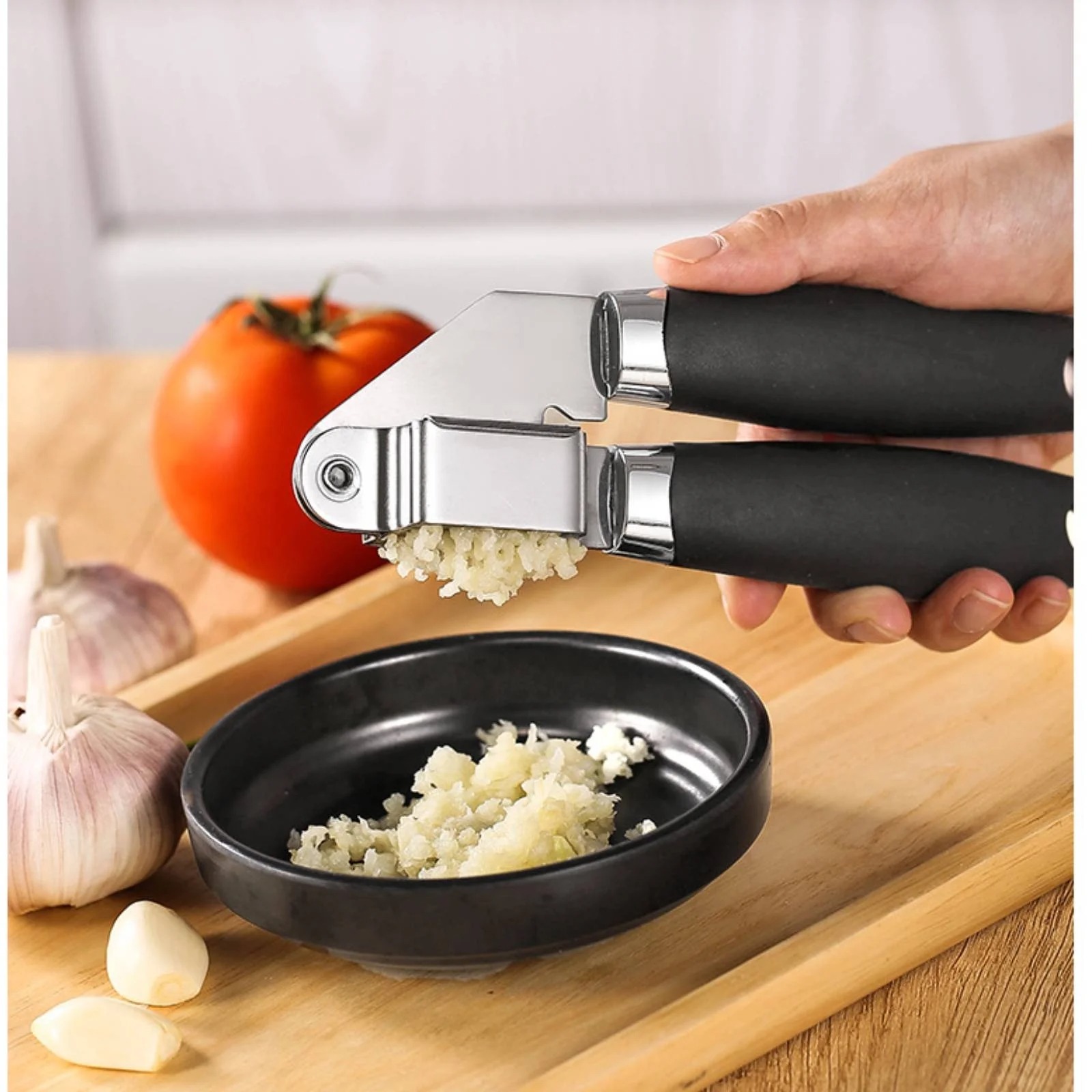 Mastering Garlic Prep: Your Guide to an Easy to Use Garlic Press